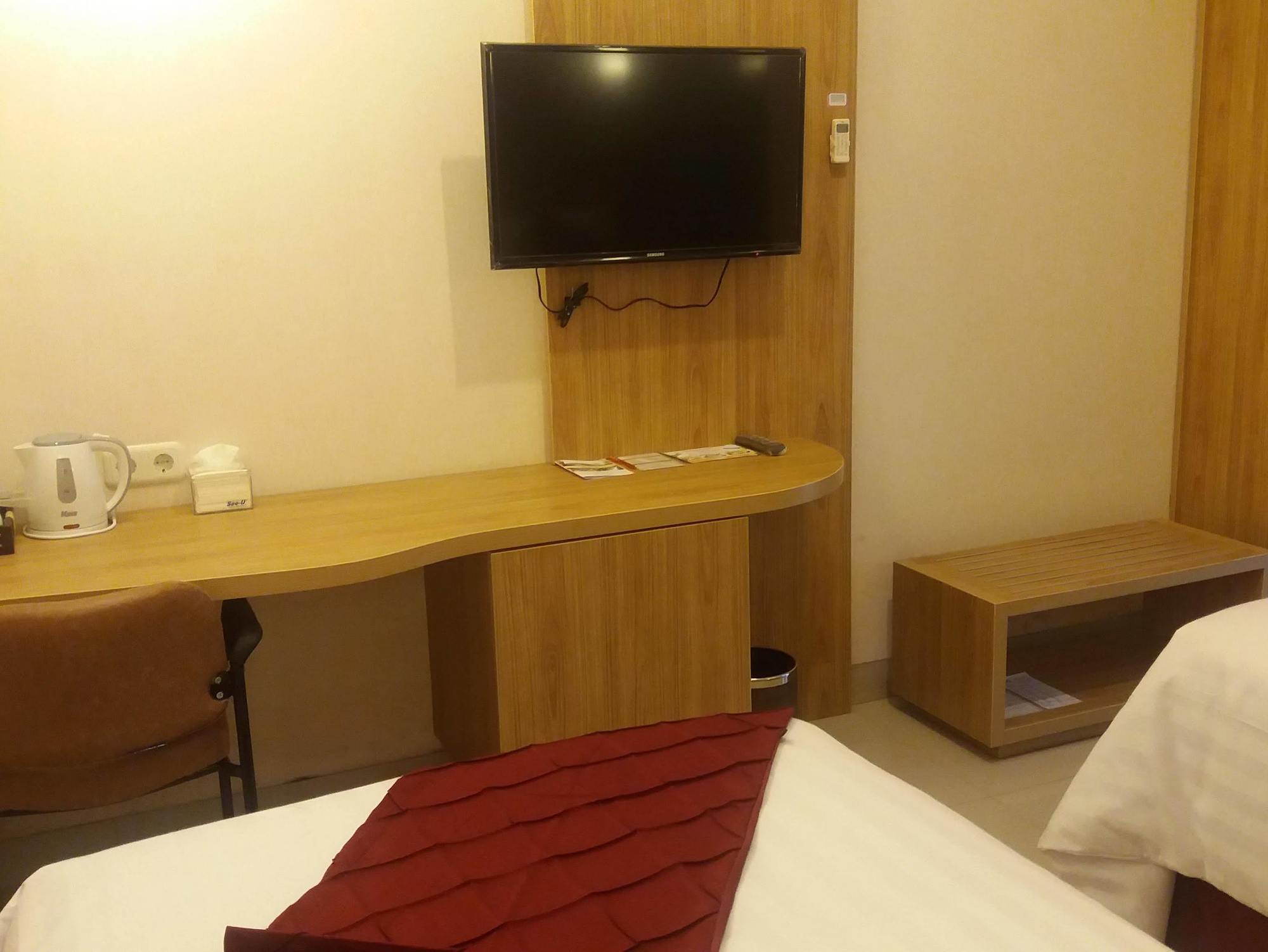 Reddoorz Syariah Near Terminal 1 Juanda Airport Hotel Surabaya Kültér fotó